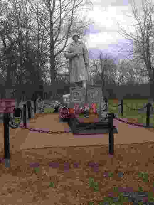 Братская могила советских воинов, погибших в Великой Отечественной войне, 1941-1945 г.